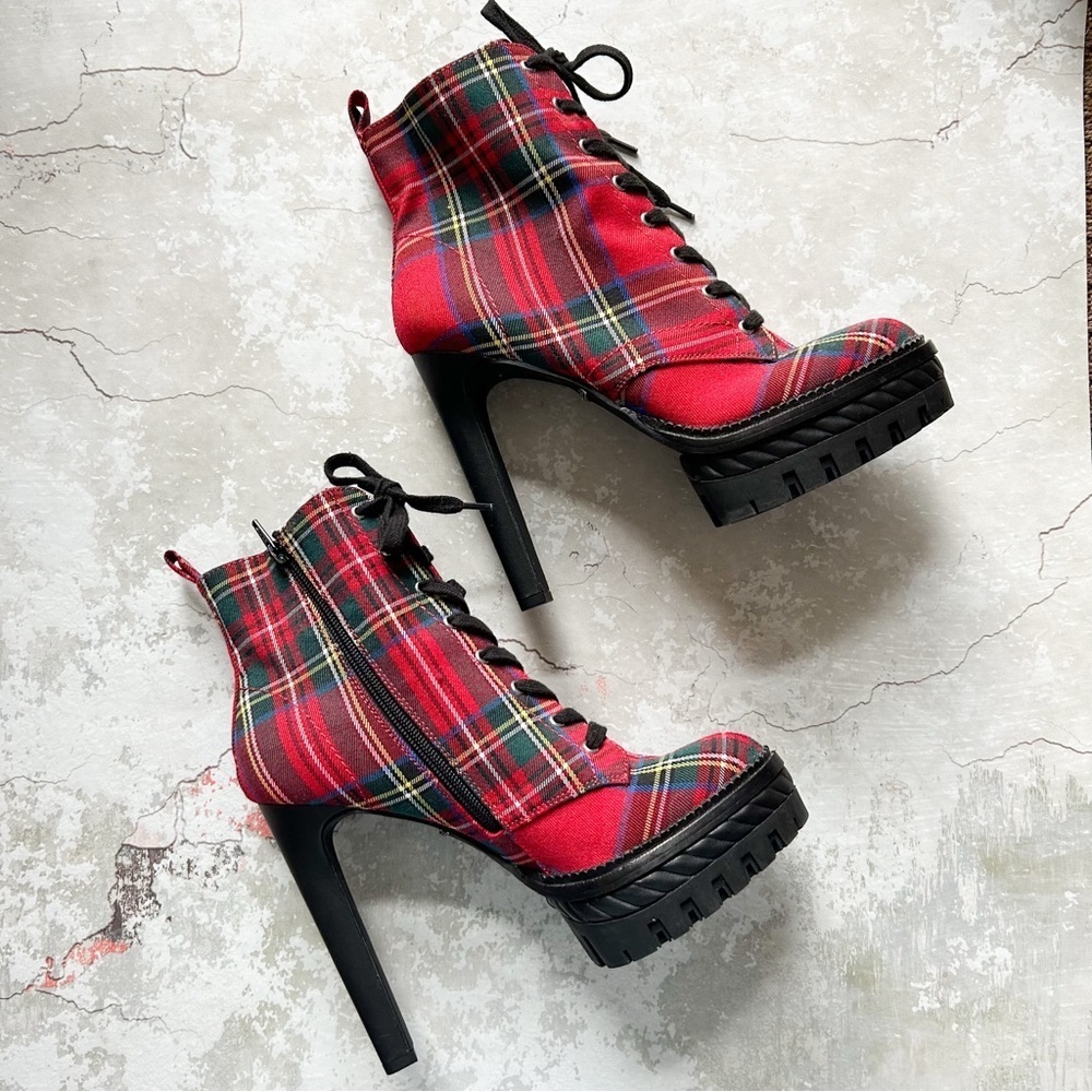 Gianni Bini Plaid Chunky Lug Sole Lace-up Platform Heeled Bootie - Picture 2 of 7